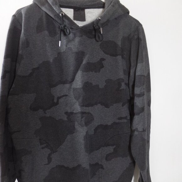 Ninth Hall Grey/Black Camo Pullover Hoodie Men's Size M Side Pocket - Picture 1 of 3